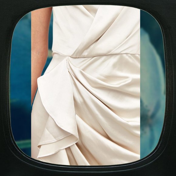 C/MEO cameo ecru dress gown - Picture 6 of 8